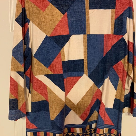 Alfred Dunner Abstract Fall Top - Picture 2 of 6